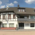 酒店 普吕泽尔客栈酒店及餐厅